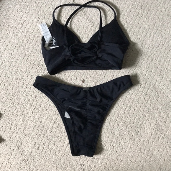 NWOT Hollister Biking set - Picture 2 of 4